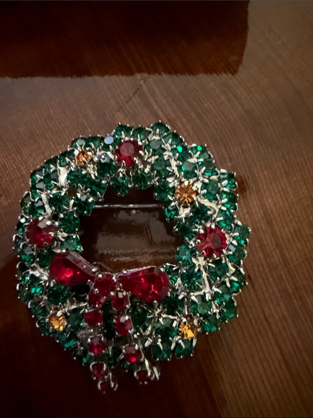 Beautiful Holiday Reef Broach